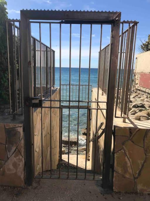 滨海拉塞讷Les Pieds Dans L'Eau公寓 外观 照片